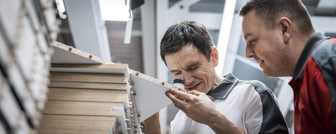 Mitarbeiter Qualitätskontrolle Produktion / Spätschicht in Voll- oder Teilzeit (m/w/d), 1. Bild